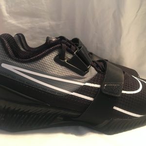 NIKE ROMALEOS 4 WEIGHTLIFTING SIZE 9 US